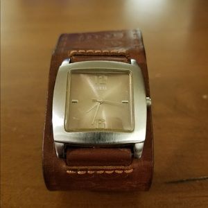 Vintage Guess Men’s Leather Silver Watch